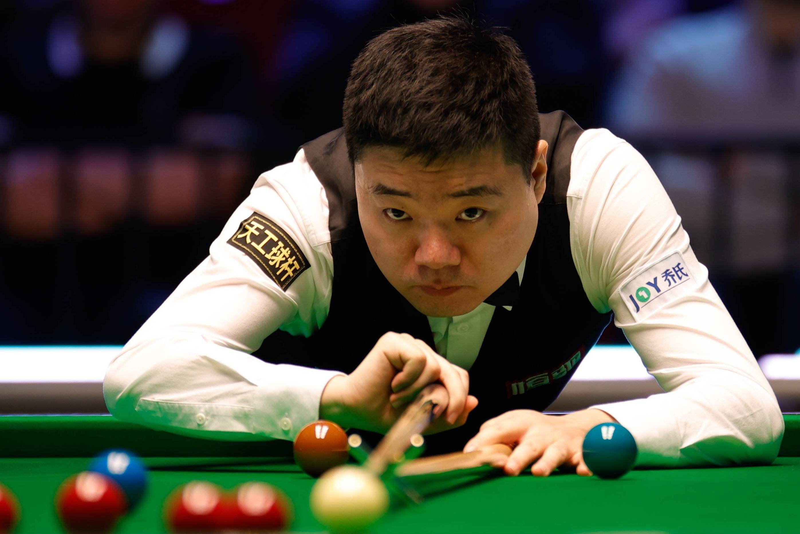 单赛季全勤 单赛季全勤